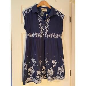 Savanna Jane Embroidered NWOT Size Small